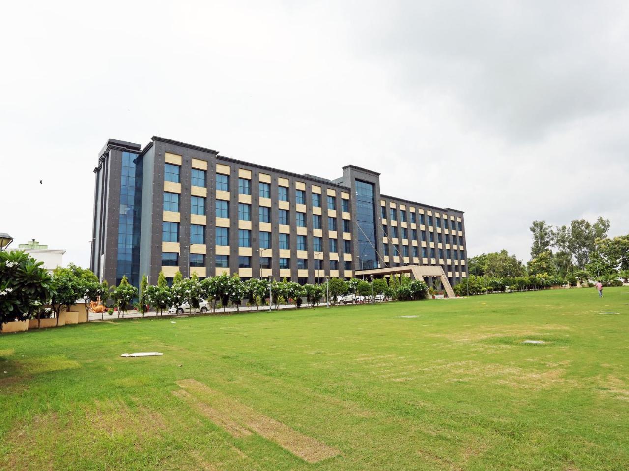 Golden Blossom Imperial Resorts Lucknow Exterior photo